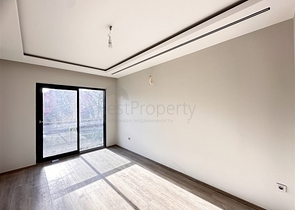 Geräumiges 4+1 Penthouse in der Nähe von Oba