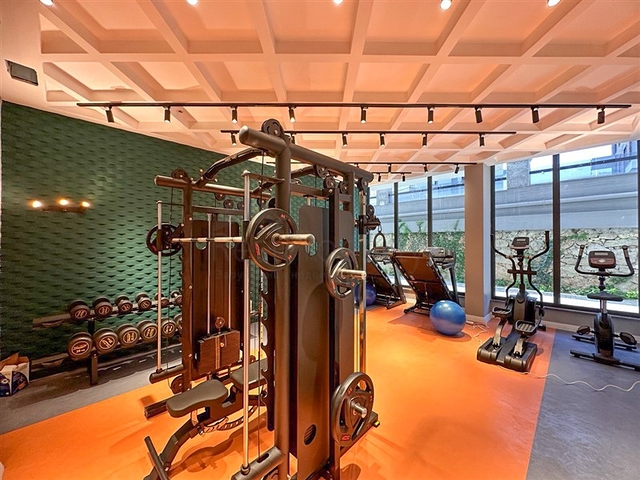 Großes 4+1 Penthouse in der Nähe von Oba