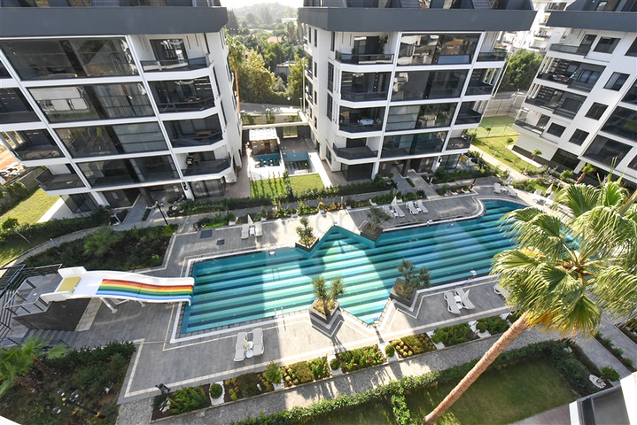 Großes 4+1 Penthouse in der Nähe von Oba