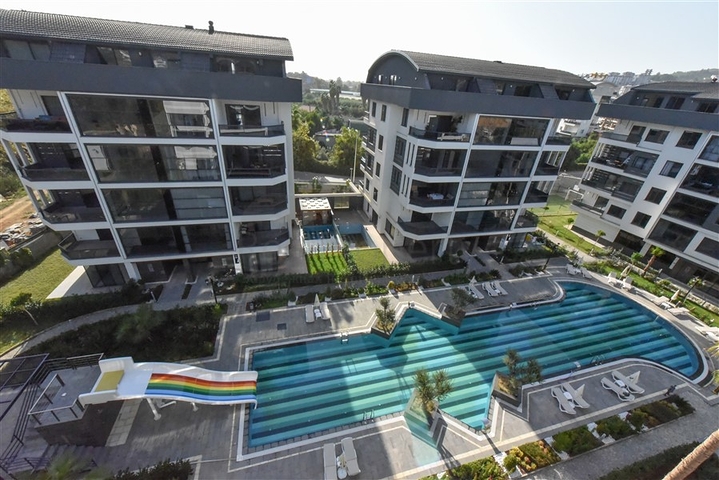 Großes 4+1 Penthouse in der Nähe von Oba