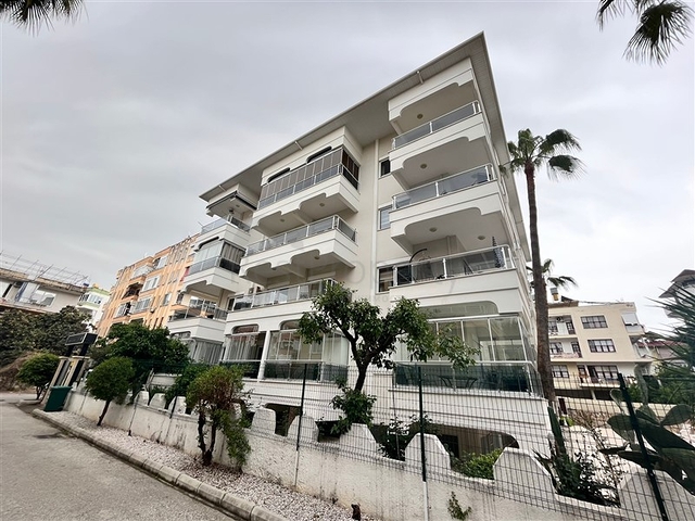 1+1-Wohnung 300 Meter vom Kleopatra-Strand entfernt.