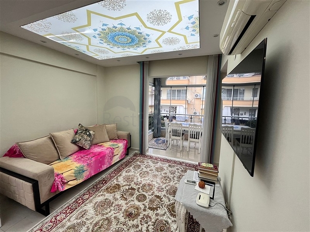 1+1-Wohnung 300 Meter vom Kleopatra-Strand entfernt.