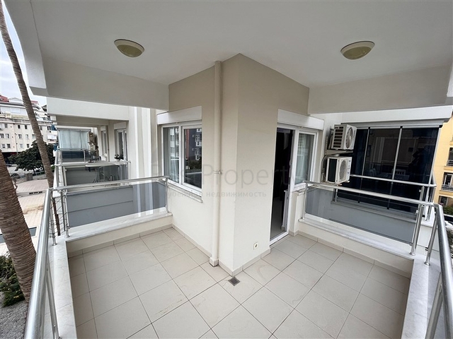 1+1-Wohnung 300 Meter vom Kleopatra-Strand entfernt.