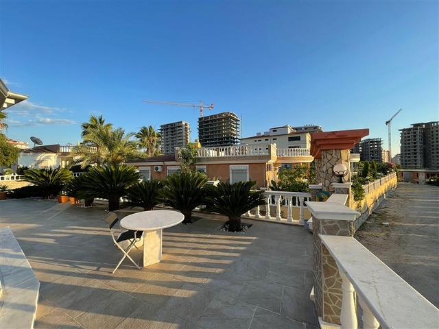 Villa 2+1 mit Möbeln und Geräten nur 900 m vom Mittelmeer entfernt