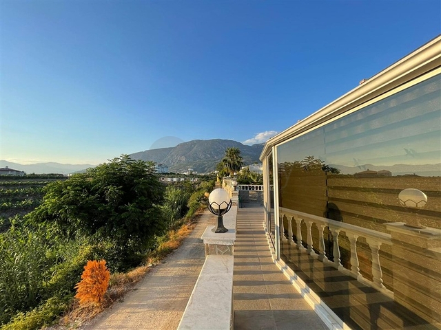 Villa 2+1 mit Möbeln und Geräten nur 900 m vom Mittelmeer entfernt