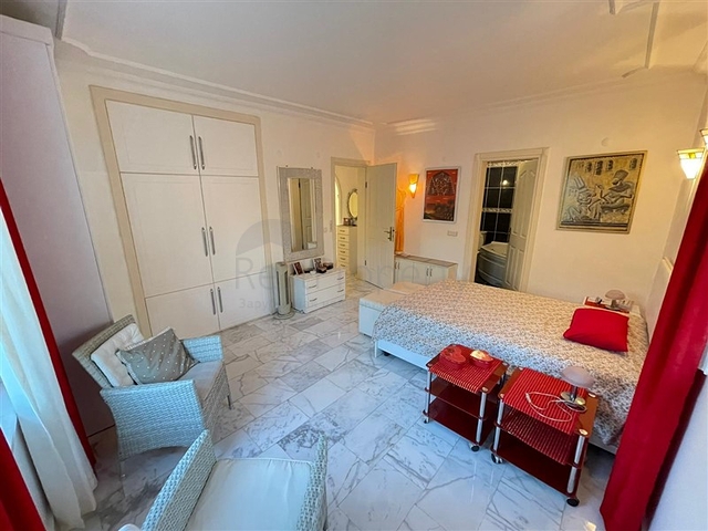 Villa 2+1 mit Möbeln und Geräten nur 900 m vom Mittelmeer entfernt