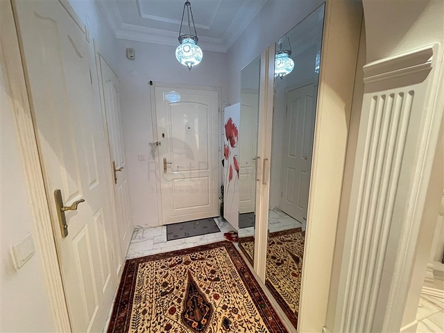 Villa 2+1 mit Möbeln und Geräten nur 900 m vom Mittelmeer entfernt