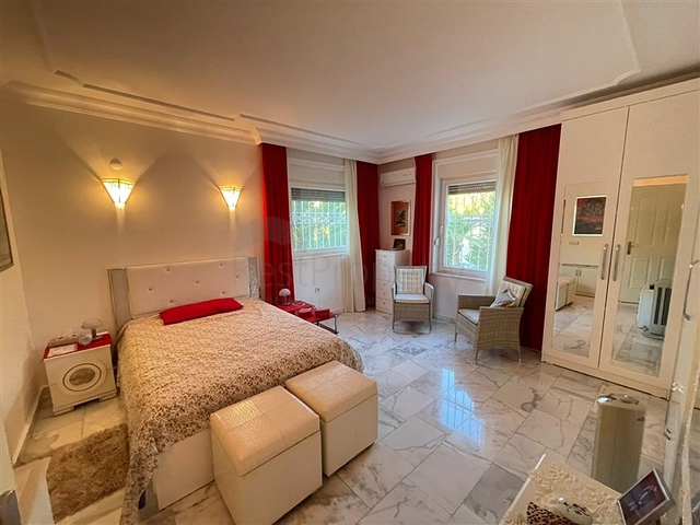 Villa 2+1 mit Möbeln und Geräten nur 900 m vom Mittelmeer entfernt