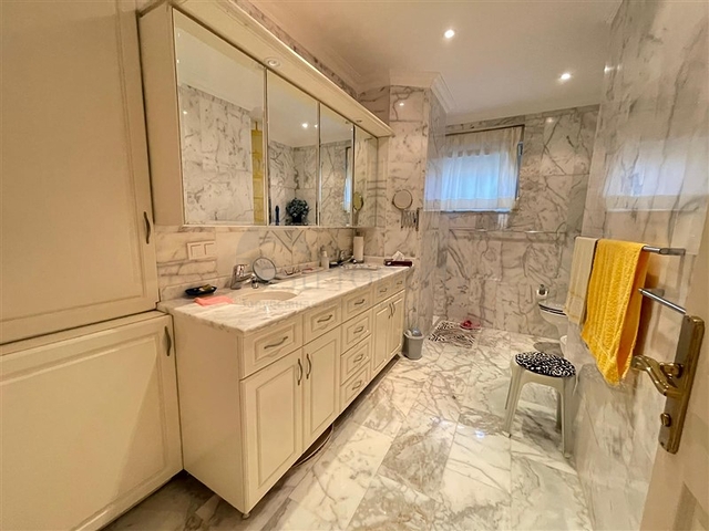 Villa 2+1 mit Möbeln und Geräten nur 900 m vom Mittelmeer entfernt