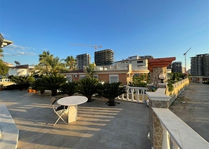 Villa 2+1 mit Möbeln und Geräten nur 900 m vom Mittelmeer entfernt