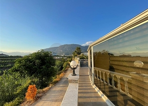 Villa 2+1 mit Möbeln und Geräten nur 900 m vom Mittelmeer entfernt