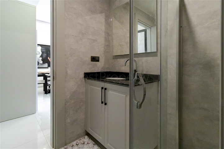 Apartment mit 1+1 Grundriss in einem modernen Komplex im Stadtteil Oba