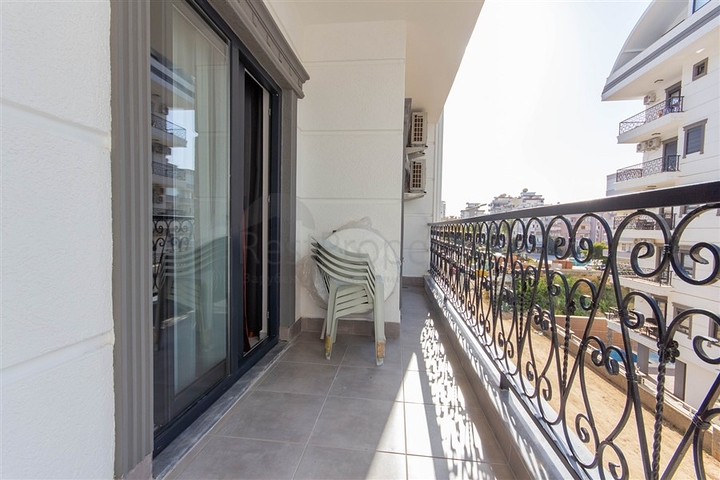 Wohnung 1+1 500 m vom Meer entfernt im Stadtteil Mahmutlar