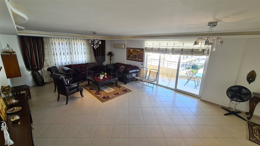 Penthouse 5+1 im Zentrum von Alanya Bezirk Oba