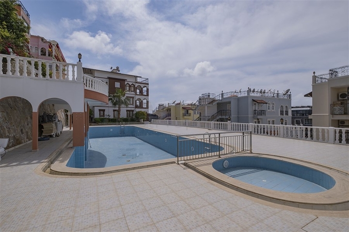 2+1 Wohnung in einer Wohnanlage im Stadtteil Konakli