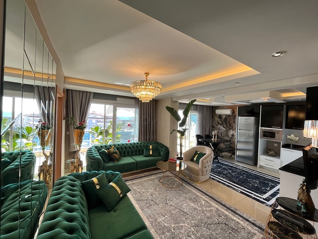 Geräumiges 4+1 Penthouse in einer beliebten Wohnanlage im Stadtteil Djikcilli Geräumiges 4+1 Penthouse in einer beliebten Wohnanlage im Stadtteil Djikcilli