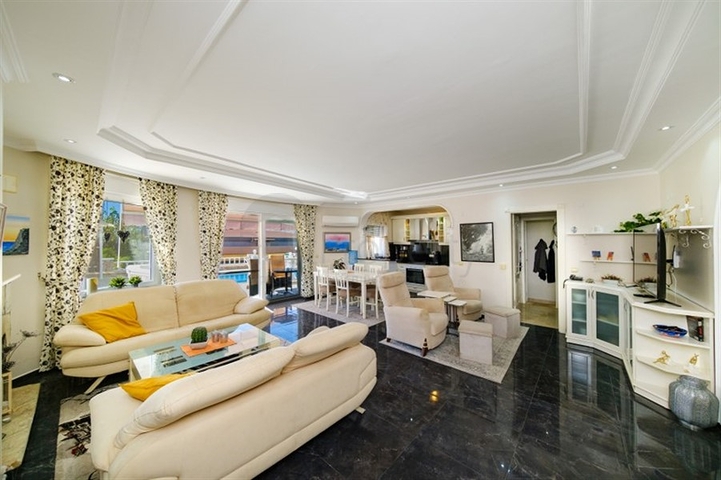 2+1 private Villa im Stadtteil Mahmutlar, nur 900m vom Mittelmeer entfernt