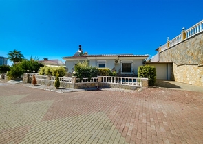 2+1 private Villa im Stadtteil Mahmutlar, nur 900m vom Mittelmeer entfernt