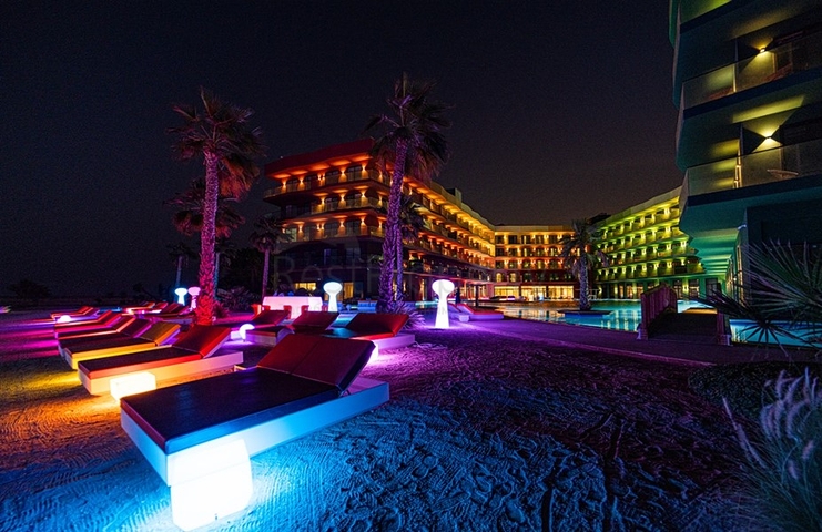 Einzigartige Hotelzimmer in Dubai auf den Inseln des World-Archipels mit einer garantierten Investitionsrendite von 100%.