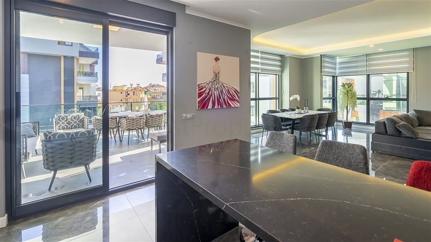 Möblierte Wohnung 4+1 in beiden