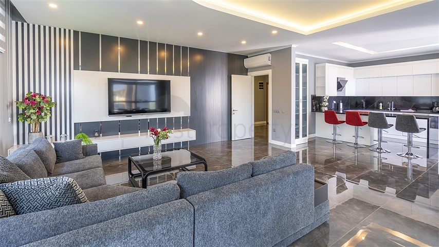 Möblierte Wohnung 4+1 in beiden