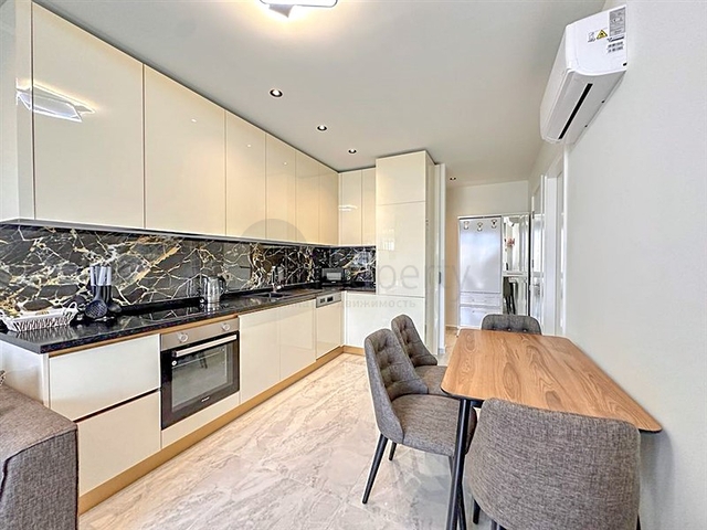 Wohnung 1+1 350 Meter vom Meer entfernt in beide