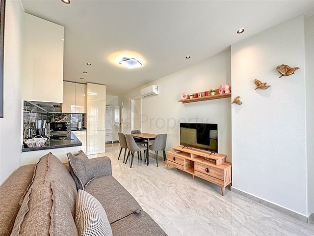 Wohnung 1+1 350 Meter vom Meer entfernt in beide