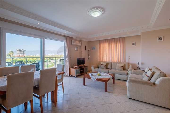 Geräumige 2+1-Wohnung im malerischen Teil des Bezirks Mahmutlar