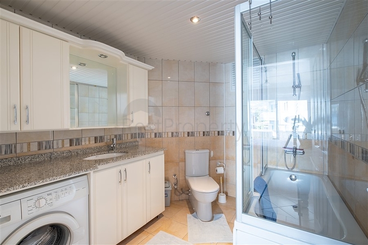 Geräumige 2+1-Wohnung im malerischen Teil des Bezirks Mahmutlar