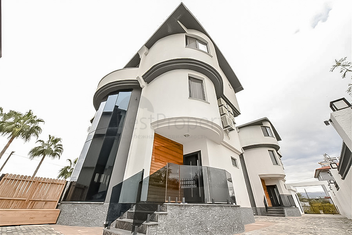 Stilvolle 4+1-Villa im Stadtteil Pajallar