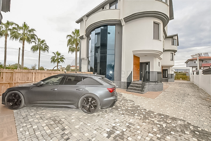 Stilvolle 4+1-Villa im Stadtteil Pajallar