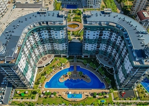 1+1 Wohnung in einer beliebten Wohnanlage im Stadtteil Mahmutlar