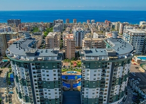 1+1 Wohnung in einer beliebten Wohnanlage im Stadtteil Mahmutlar