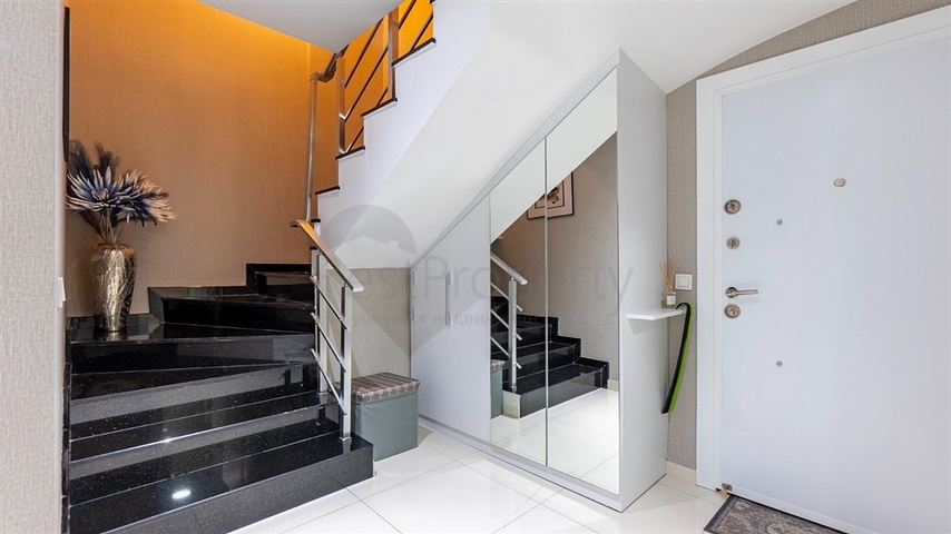 Penthouse 2+1 in der Nähe von Kleopatra Beach