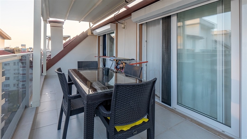 Penthouse 2+1 in der Nähe von Kleopatra Beach