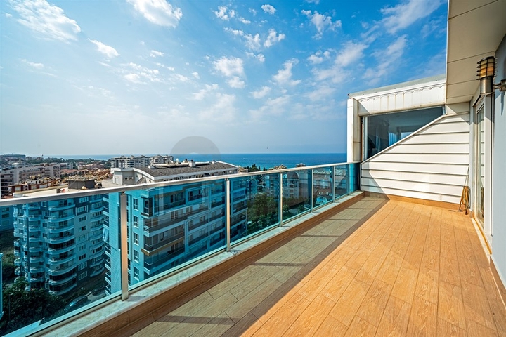 3+1 Wohnung mit Meerblick in Tosmur