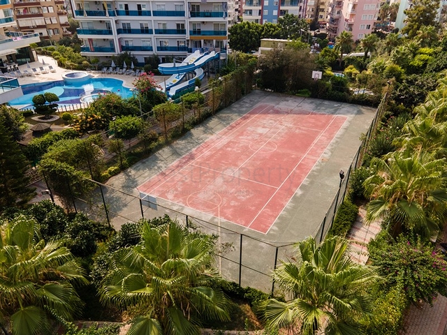 3+1 Wohnung mit Meerblick in Tosmur