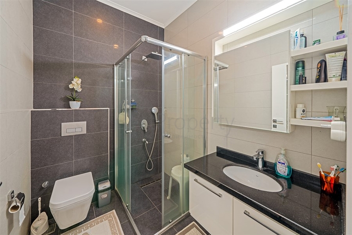 3+1 Wohnung mit Meerblick in Tosmur