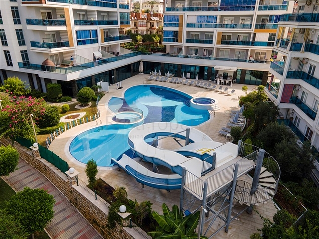 3+1 Wohnung mit Meerblick in Tosmur