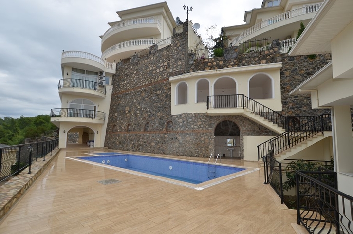 Alles neu - 3+1 Villa für einen ruhigen Aufenthalt und Urlaub in Kargicak/Alanya