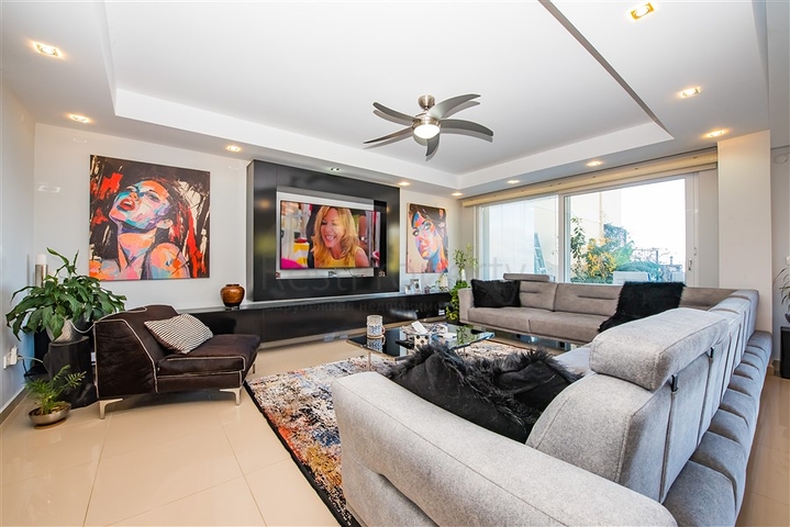 Alles neu - 3+1 Villa für einen ruhigen Aufenthalt und Urlaub in Kargicak/Alanya