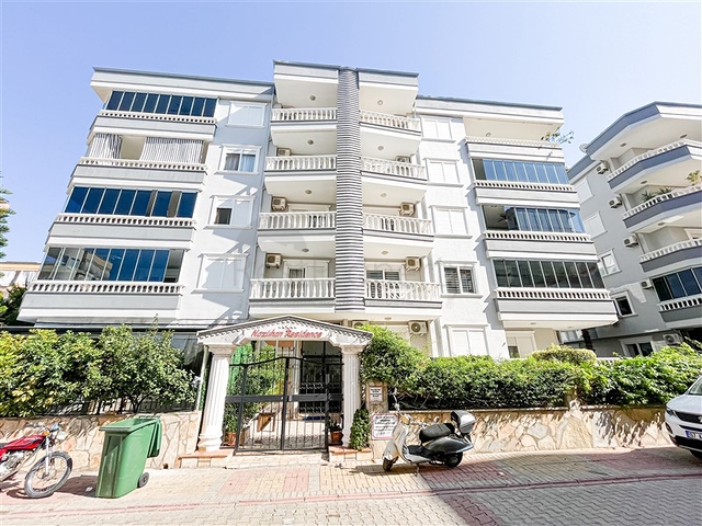 Geräumige, helle Dreizimmerwohnung mit zwei Balkonen