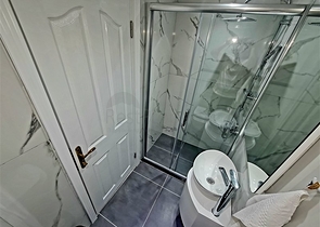 Geräumige, helle Dreizimmerwohnung mit zwei Balkonen