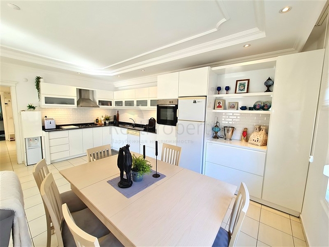 Penthouse 3+1 mit der Möglichkeit einer Aufenthaltserlaubnis