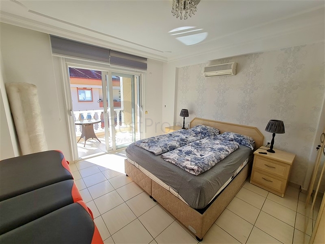 Penthouse 3+1 mit der Möglichkeit einer Aufenthaltserlaubnis