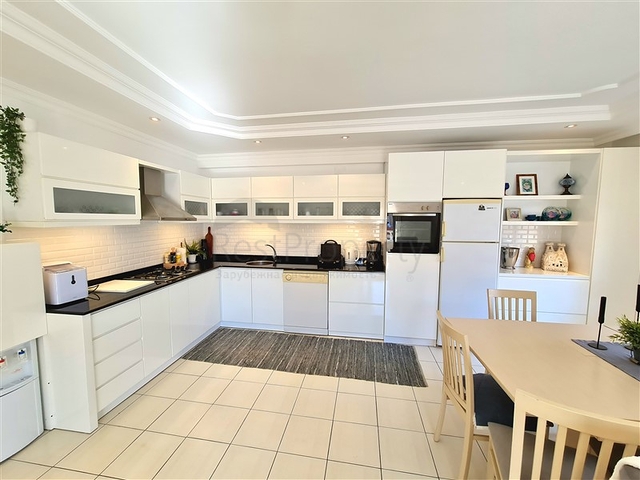 Penthouse 3+1 mit der Möglichkeit einer Aufenthaltserlaubnis