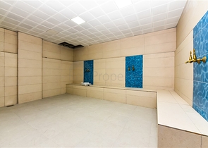 Helle Zweizimmerwohnung mit Berg- und Meerblick