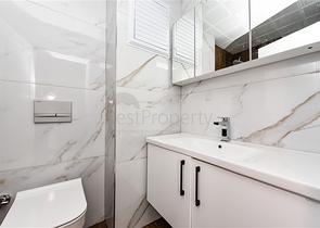 Helle Zweizimmerwohnung mit Berg- und Meerblick