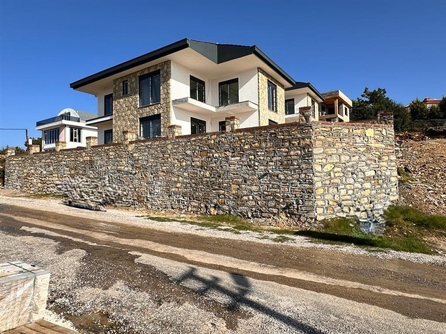 Villa 4+1 in Avsallar