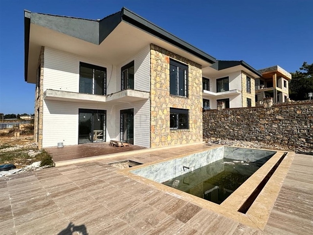 Villa 4+1 in Avsallar